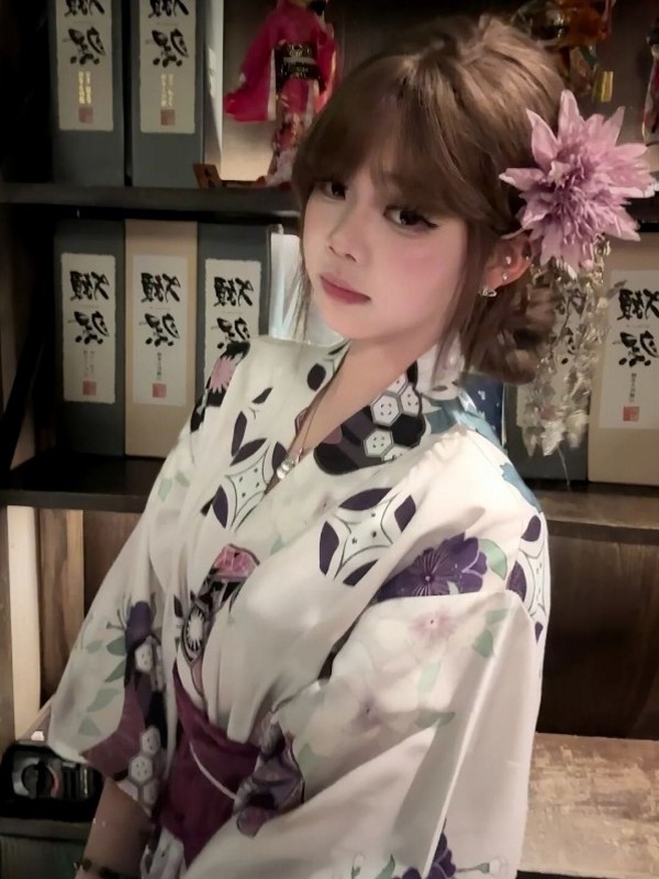 Japanese Women Formal Wear - Kimono Tradicional Morado para Mujer, Estilo